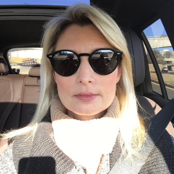 Meet your Posher, Lynne - Picture 2 of 2